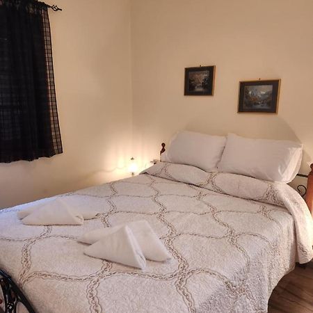 Cozy Apartment In Néa Kios Esterno foto